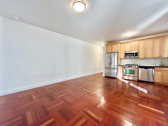 3rd image of 607 W 137th St APT 3