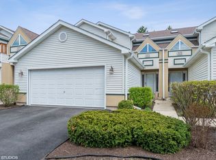 303 Inner Circle Dr #303, Bolingbrook, IL 60490