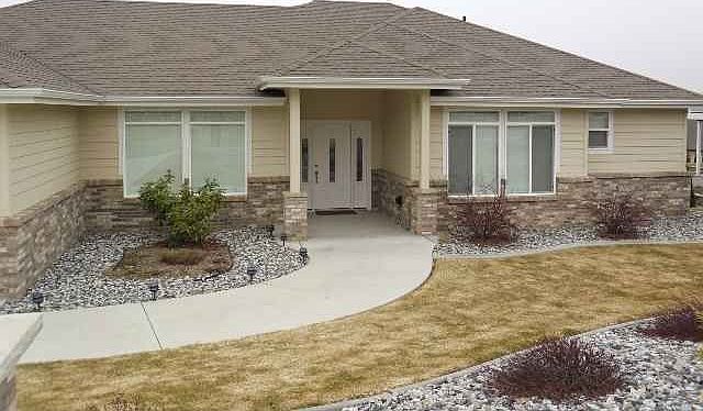 1st image of 858 Briarwood Dr
