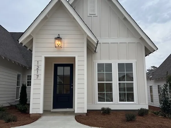 1242 Burrow Cir, Opelika, AL