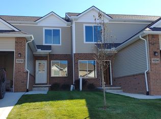 11318 Woodruff Lake Dr, Brighton, MI 48116