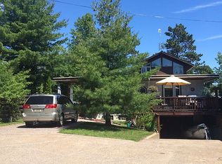 549 Lakewood Ln, Marquette, MI 49855