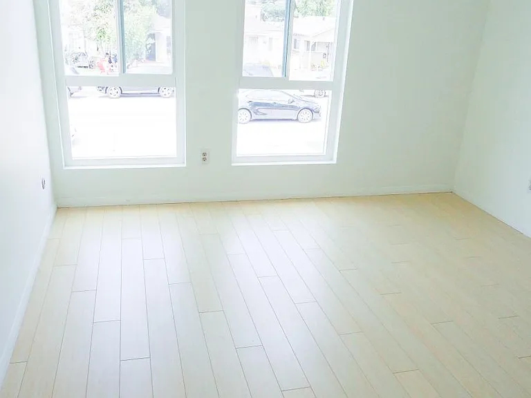 4865 Saratoga Ave — Photo 20