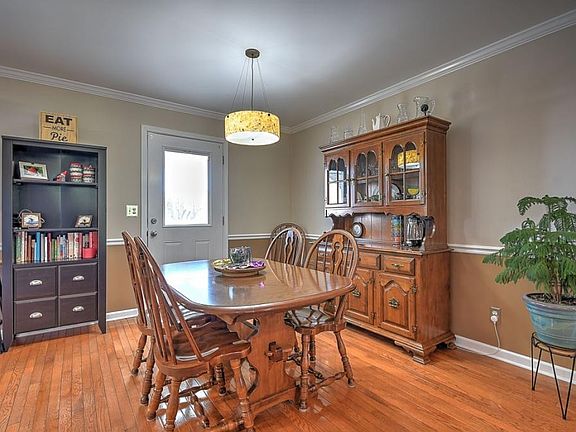 4th image of 3935 Glen Alpine Dr