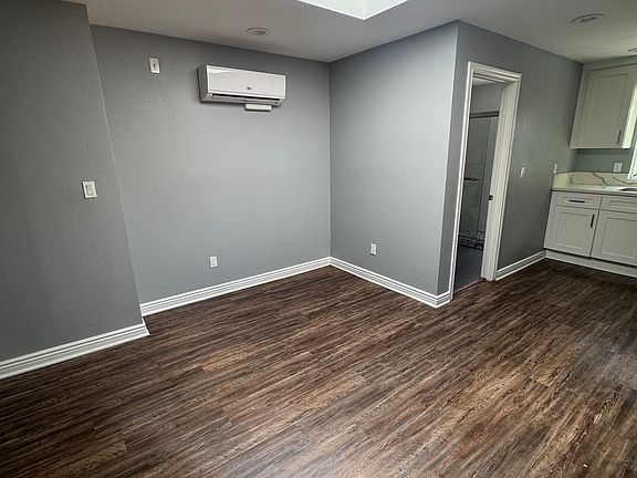2nd image of 1519 Obispo Ave #18