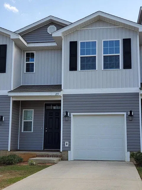 3 bed, 2.5 bath, 1569 sqft, $1,850 — Photo 2