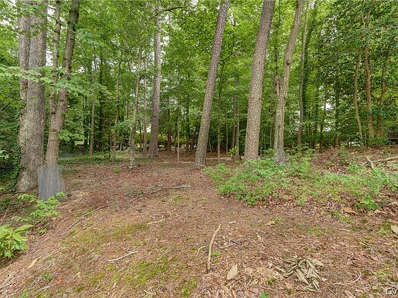 4th image of 139 Kingspoint Dr
