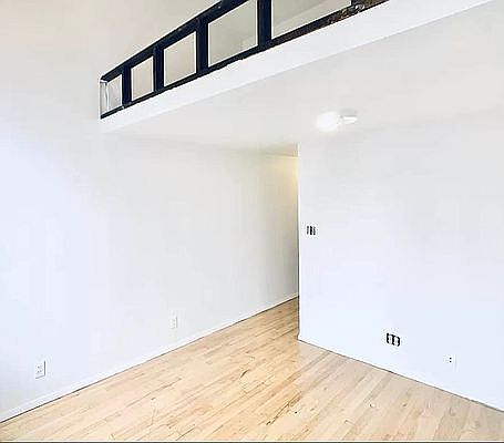 2nd image of 515 W 46th St #5