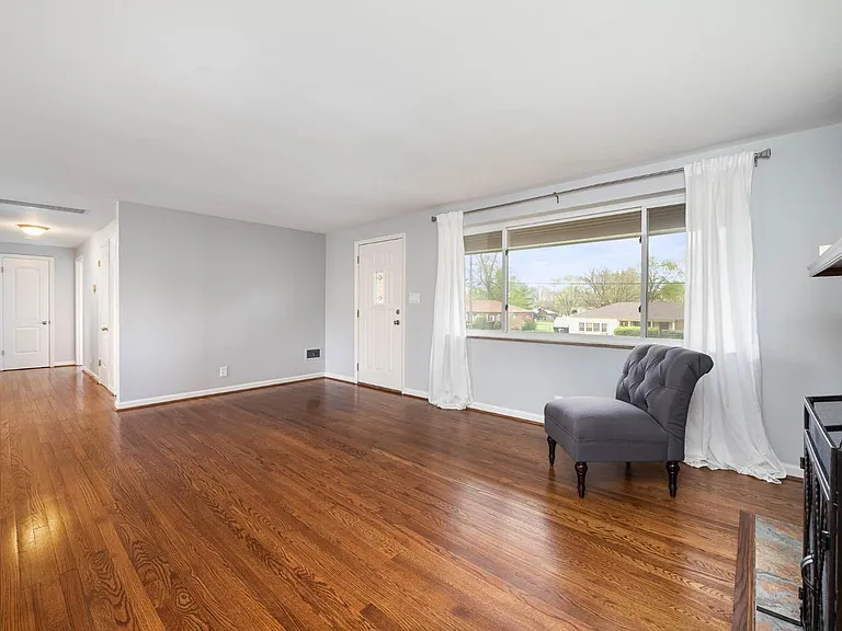 428 Kings Mills Rd — Photo 6