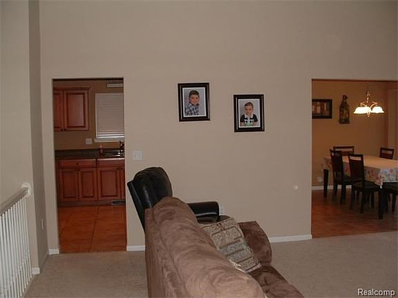 5th image of 18437 Crenshaw Dr