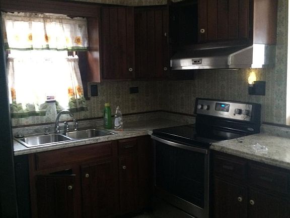 3rd image of 9608 Clifton Blvd