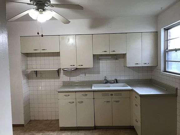 4th image of 8937 Kidder Ave