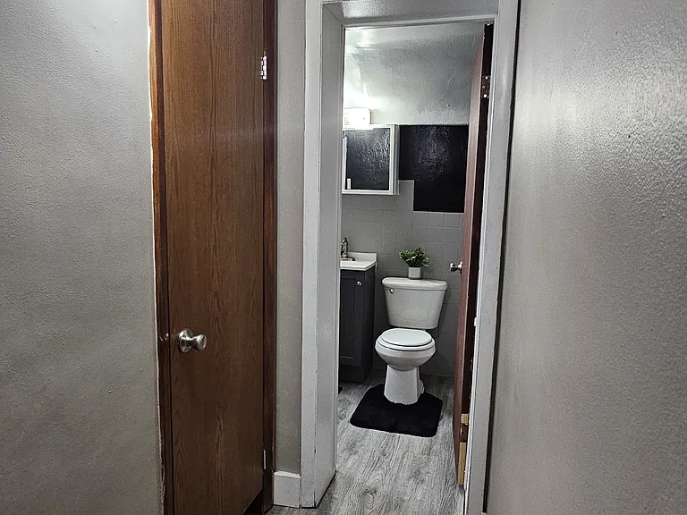 1028 S 27th St #3 — Photo 9