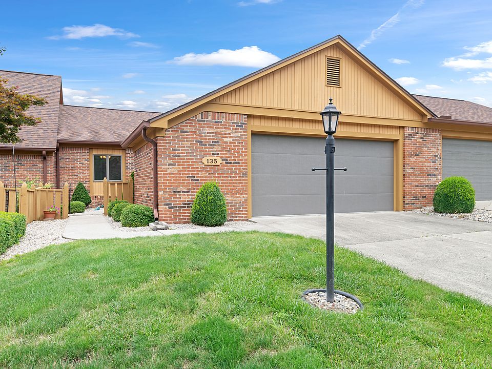 1st image of 135 Ravenswood Dr