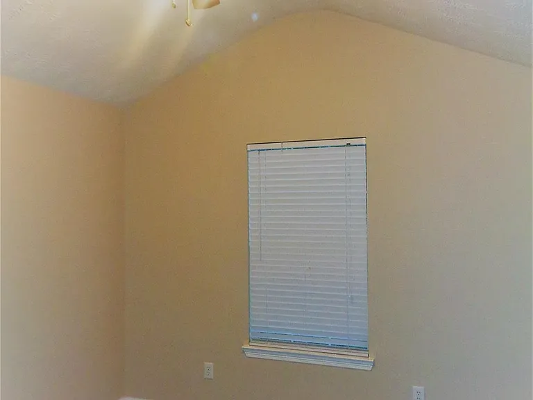 19017 Hammer Ln — Photo 11