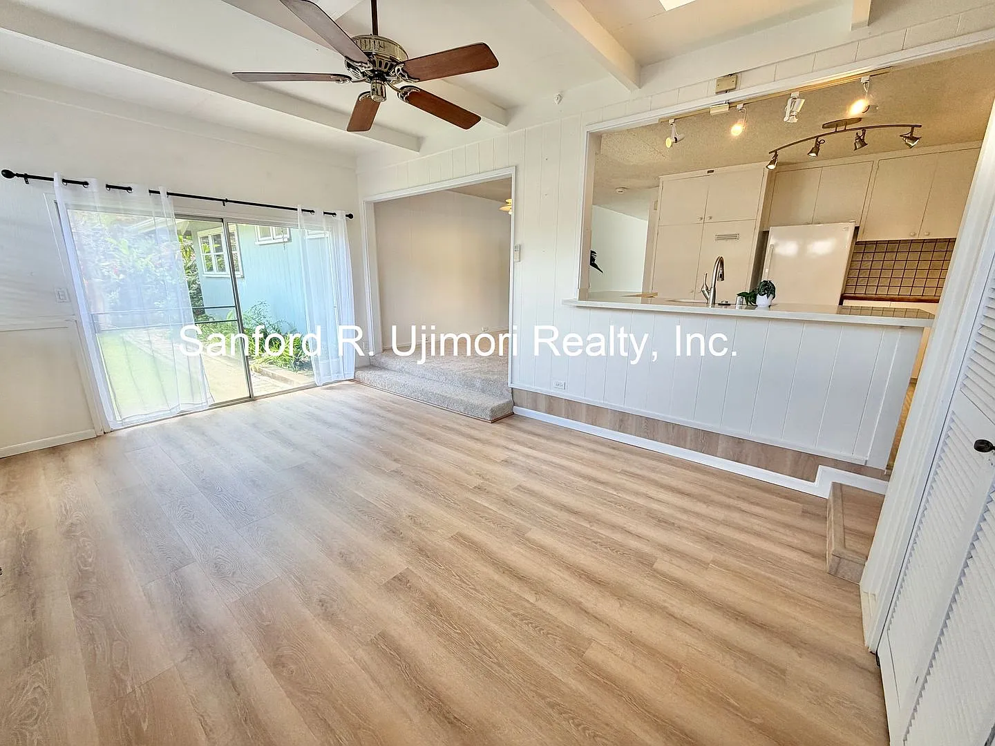 Single Family Home - Salt Lake (3 bed/2 bath/2 prkg) Likini Street — Photo 1