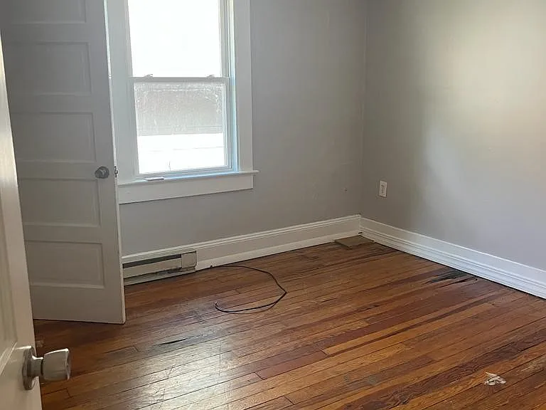 1015 Clay Ave #5 — Photo 5