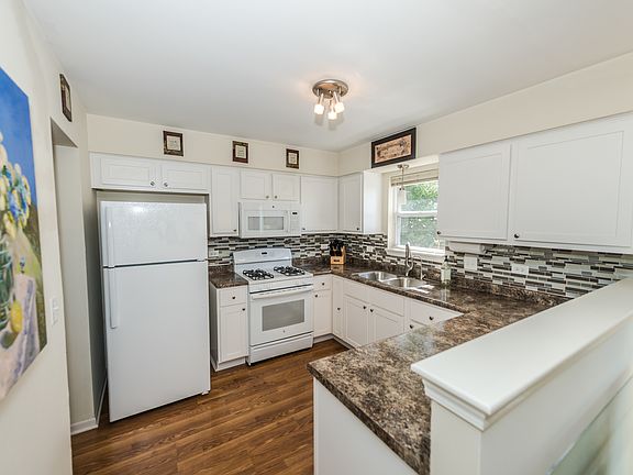 5th image of 2061 Winding Lakes Dr