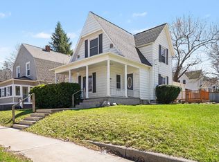 534 Leonard St NE, Grand Rapids, MI 49503