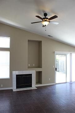 4th image of 4820 Woodhollow Ave