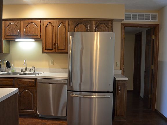 5th image of 2819 Plum Ct