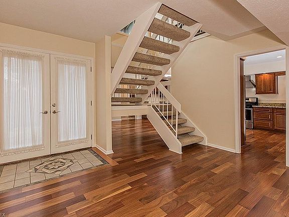 3rd image of 510-12 Concord Downs Cir