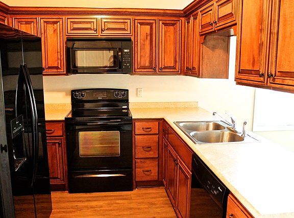 3rd image of 190 Joshua Cir #190