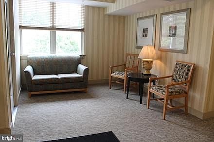 3rd image of 1325 N Pierce St APT 504