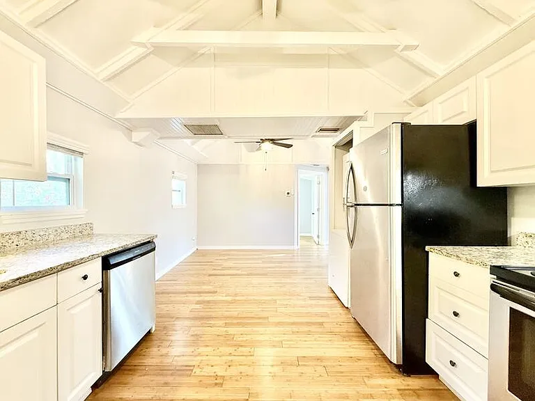 713 Smith St — Photo 16