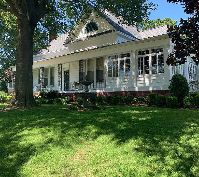 1st image of 320 Ash St
