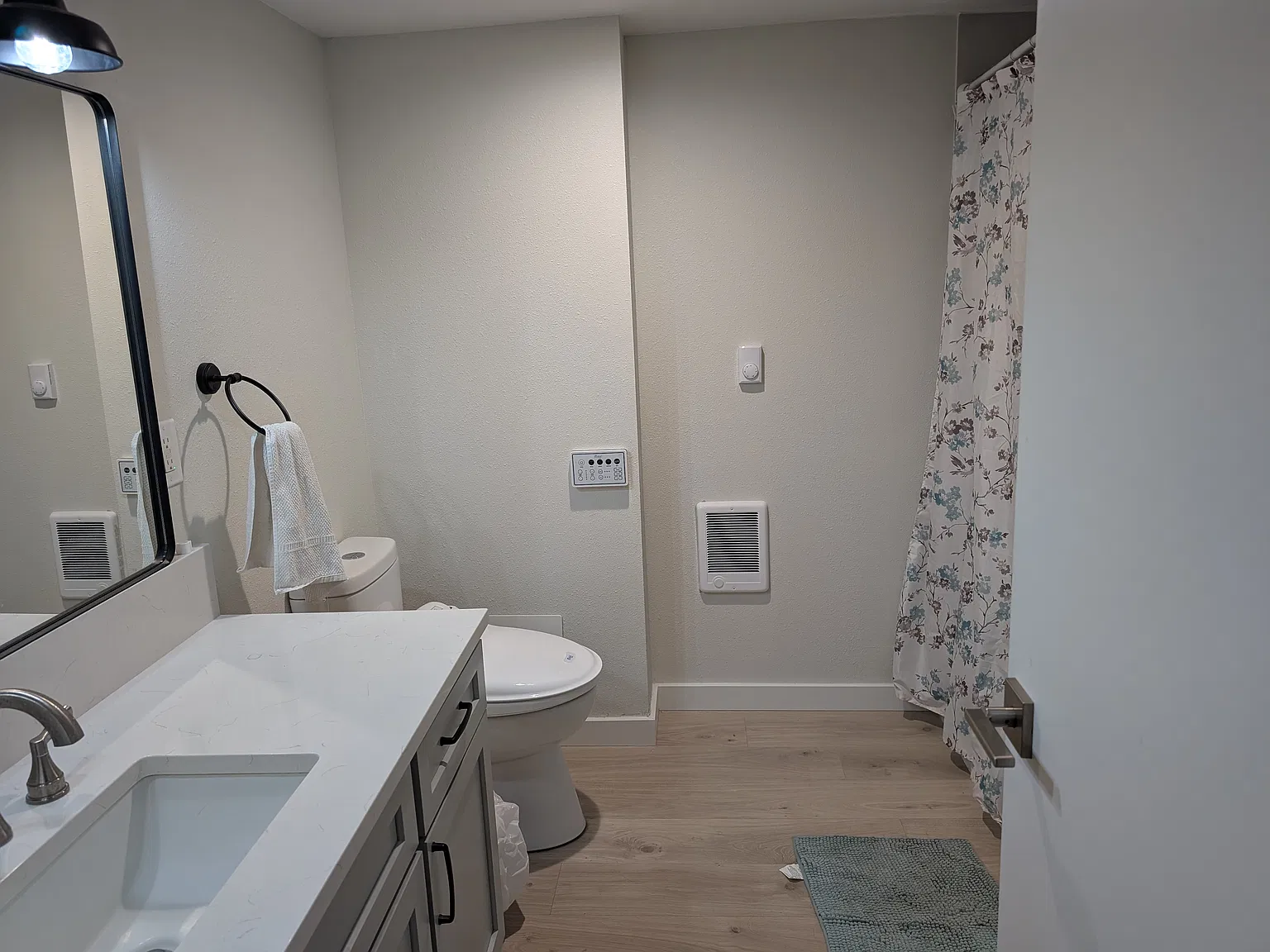 1 bed, 725 sqft, $1,700 — Photo 3