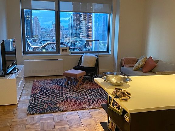 2nd image of 312 11th Ave APT 23B