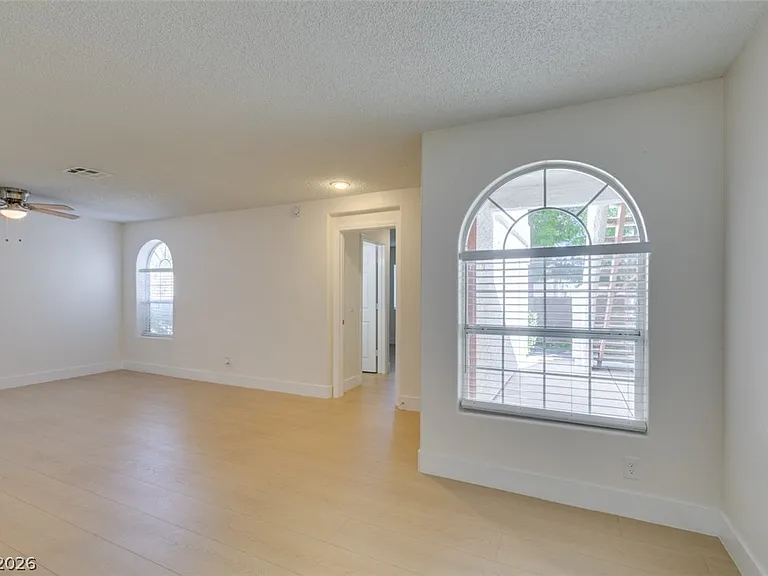 1800 Edmond St #124 — Photo 16