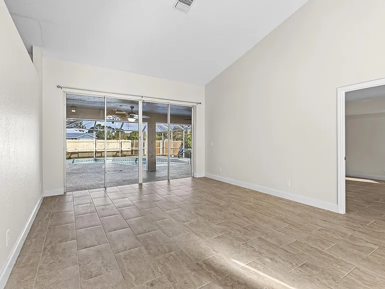 2141 SW Bayshore Blvd — Photo 8