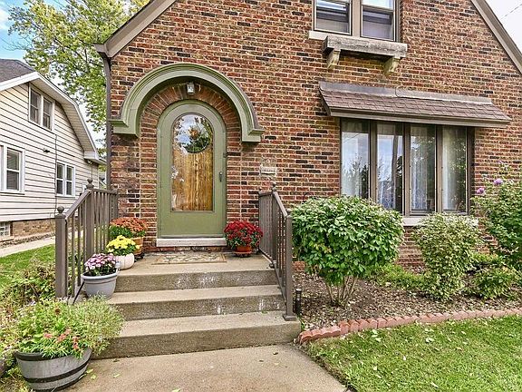 3rd image of 2715 Lasalle STREET