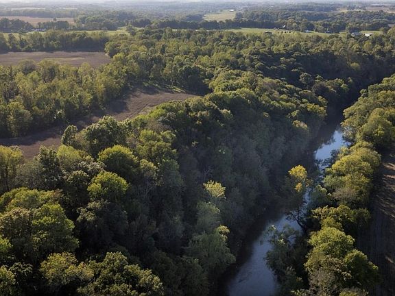 3rd image of 7 Sturgeon Creek Rd