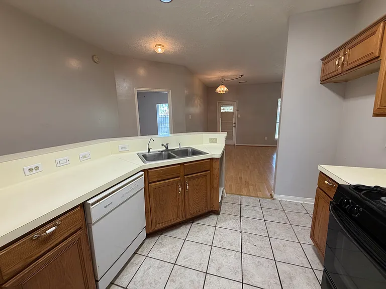 13403 Agarita Ln — Photo 43