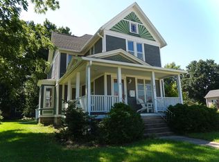 502 4th St SW, Waverly, IA 50677