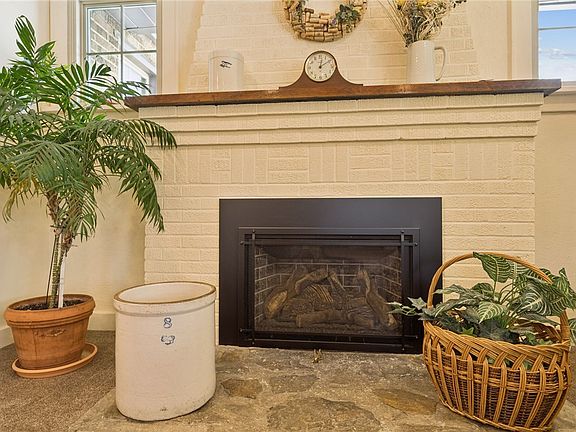 5th image of 1336 Sarver Rd