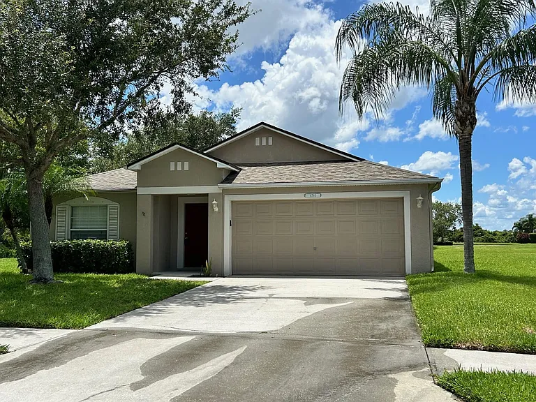 4760 Manchester Dr — Photo 1