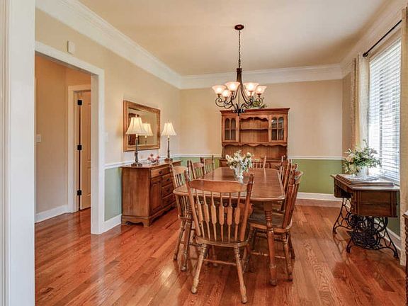 5th image of 2827 Trelawny Dr
