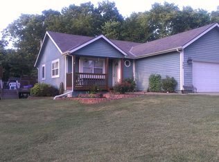 308 W Shawnee St, Paola, KS 66071