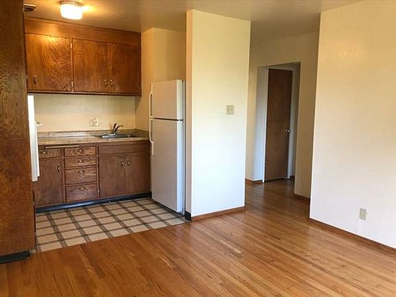 3rd image of 2540 Benvenue Ave APT 204