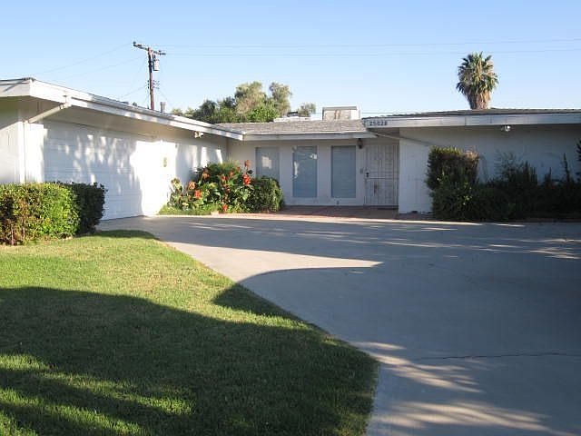 1st image of 25020 Fern Ave