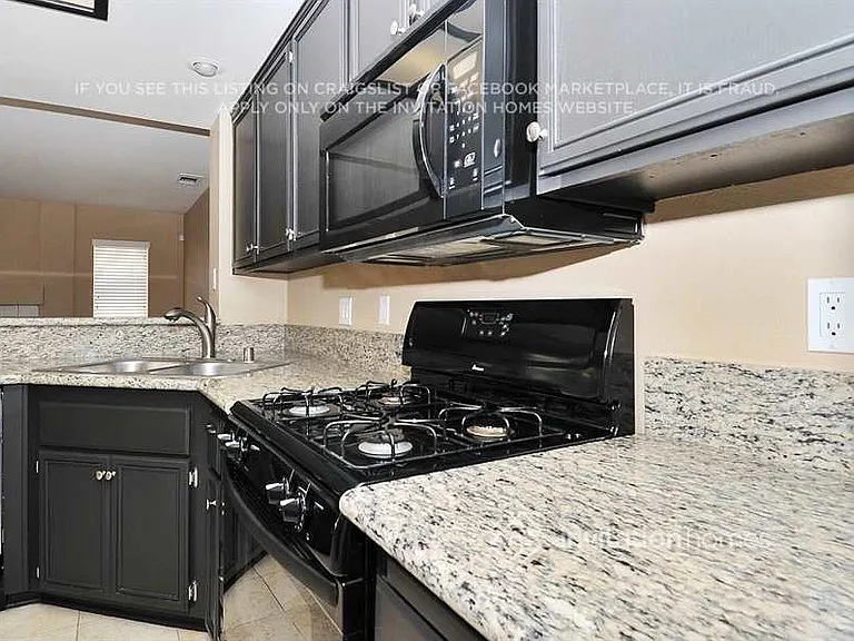 15135 Mimosa Dr — Photo 7