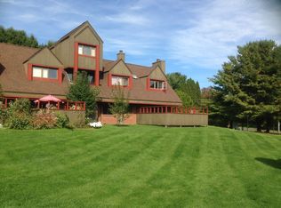 17 Montoya Dr, Branford, CT 06405