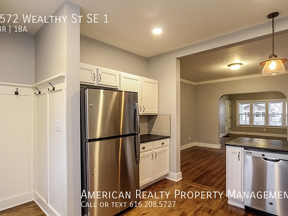 4th image of 1572 Wealthy St SE Lowr 1
