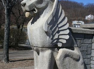 27 Shamrock St, Worcester, MA 01605