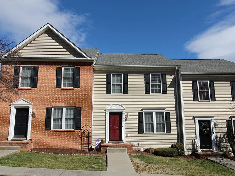 3069 Taylor Spring Ln — Photo 2