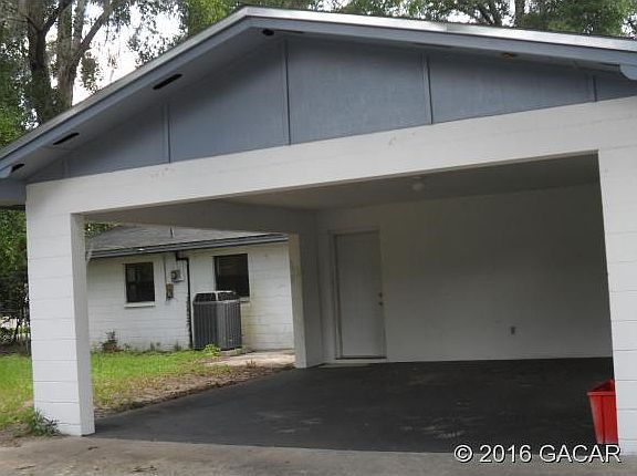 5th image of 3913 NW 36th Ter